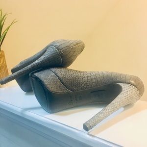 Christian Dior open toed pump